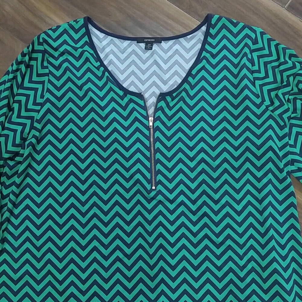 Kelly green and navy chevron top